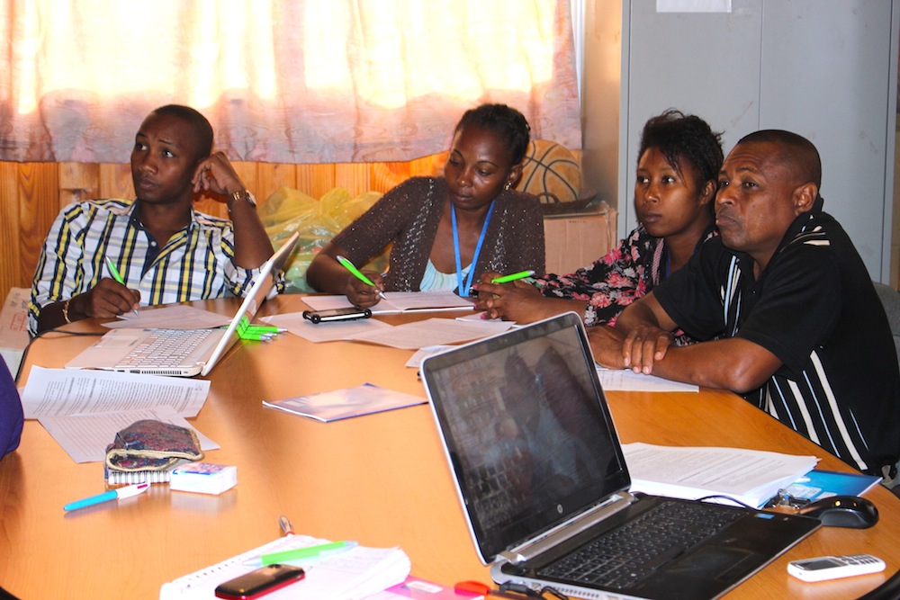 Le FNUAP forme l’équipe d’Eau de Coco à Madagascar sur la violence basée sur le genre